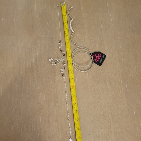 Necklace and Bracelets - Picture 8 of 8